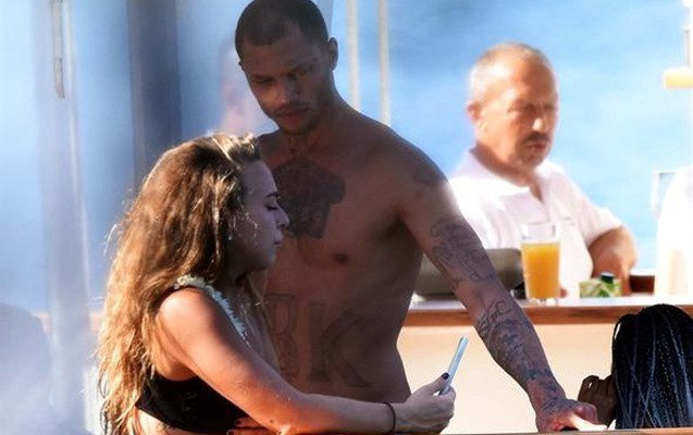 dunyanin-en-yarasiqli-mehkumu-mensimovun-yaxtasinda