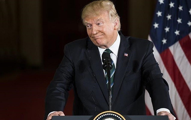 tramp-sozunun-ustunde-durdu