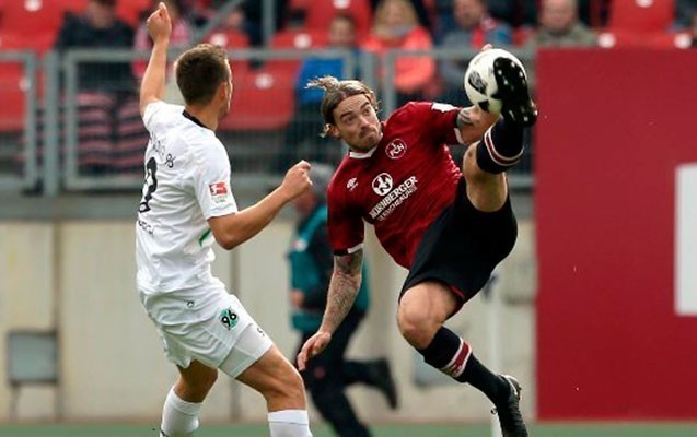 hollandiyali-futbolcu-qebele-ile-muqavile-imzalayacaq