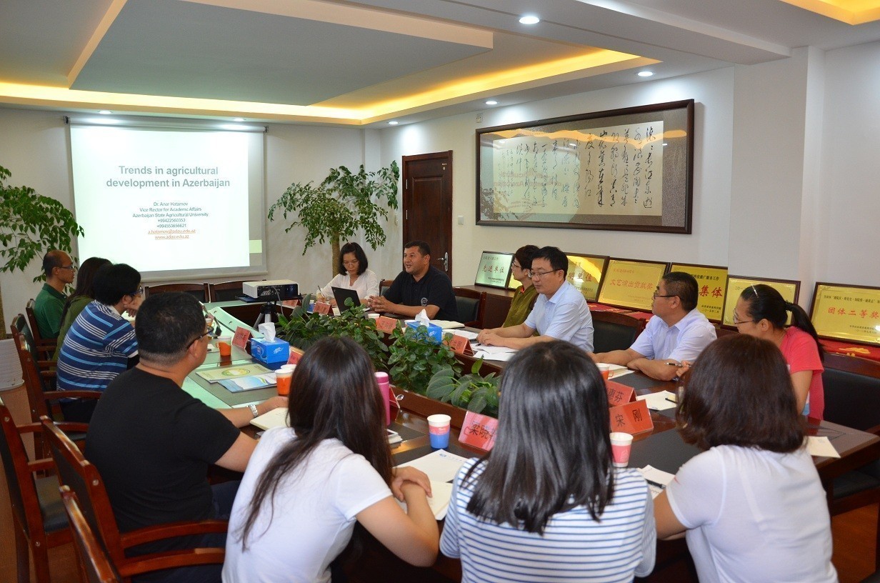 aqrar-universitetle-sandon-akademiyasi-memorandum-imzaladi