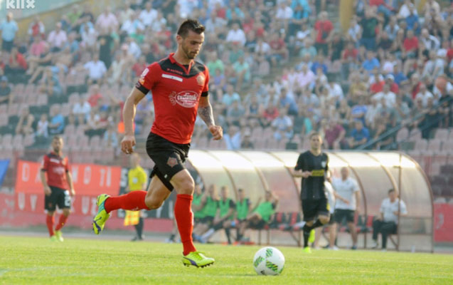 kesle-bosniya-ve-herseqovinali-futbolcu-alir