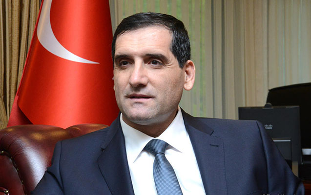 sefirden-ermeni-jurnalistin-anim-merasiminin-sari-gelinin-sedalari-altinda-kecirilmesine-munasibet