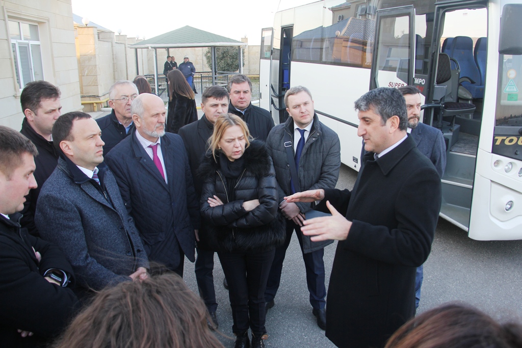 kiyev-seher-administrasiyasinin-numayendeleri-temiz-seherde-olublar