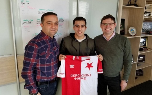 azerbaycanli-futbolcu-cexiya-cempionuna-kecdi