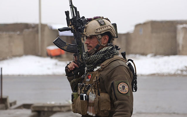 efqanistanda-herbi-masina-hucum-10-polis-olduruldu