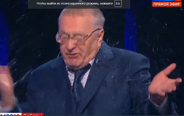 sobcak-suyu-jirinovskinin-uzune-cirpdi