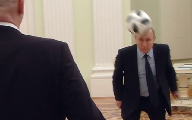 putin-fifa-prezidenti-ile-kremlde-futbol-oynayib