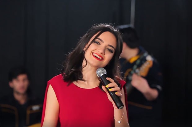 stp-den-xanimlarimiza-musiqili-tebrik