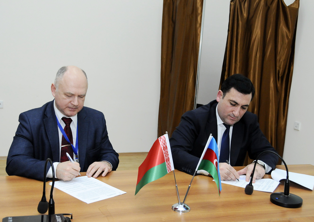 adnsu-ile-belarus-universiteti-arasinda-muqavile-imzalanib