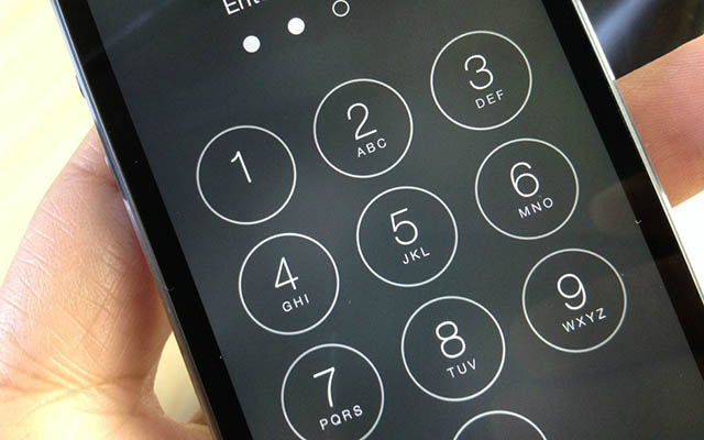 cinli-qadinin-iphonenu-475-il-muddetine-kilide-dusdu