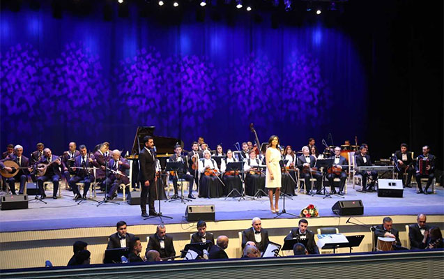 gencede-8-mart-konserti-olub
