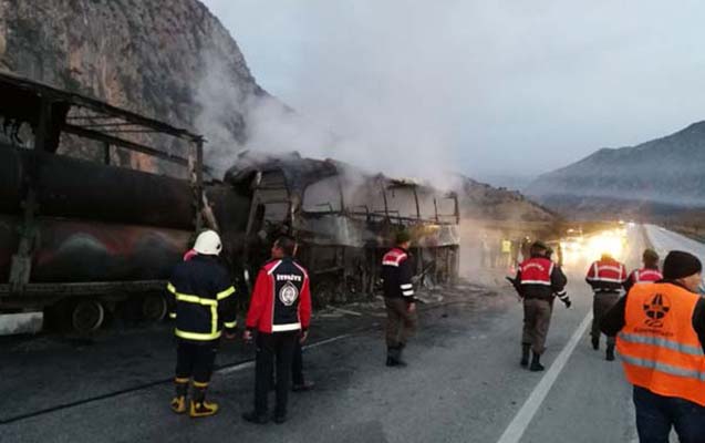 turkiyede-agir-yol-qezasi-10-olu-18-yarali