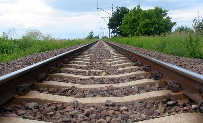 irandaki-demir-yolu-stansiyasi-15-illik-muddete-azerbaycana-verildi