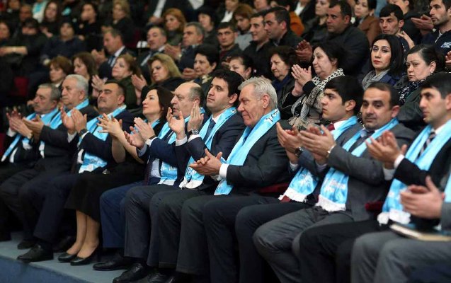 genceliler-ilham-eliyevi-destekleyirler
