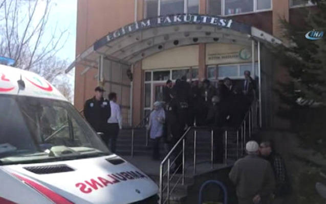 turkiyede-universitete-silahli-hucum