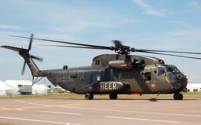 almaniyada-herbi-helikopter-qezaya-ugrayib