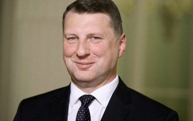 latviya-prezidenti-azerbaycanli-hemkarini-tebrik-edib
