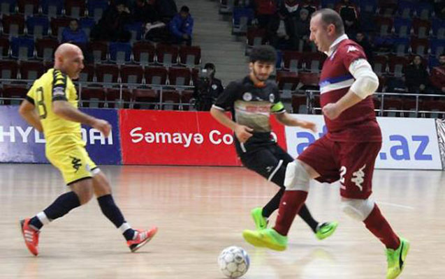 meydanda-usaqlar-bir-biri-ile-yola-getmirler