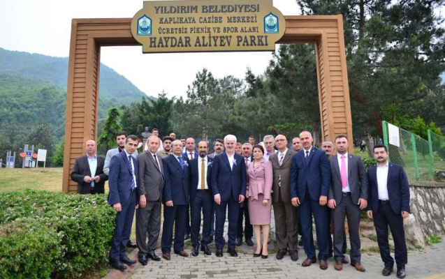 bursada-heyder-eliyevin-95-illiyi-tenteneli-sekilde-qeyd-olunub