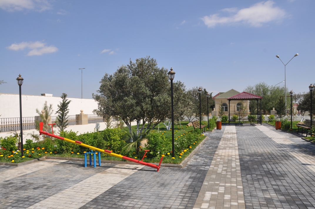 qobustanda-yeni-salinmis-park-istifadeye-verilib
