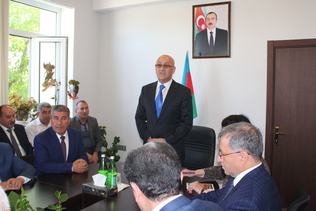 icra-bascisi-keslelilerle-gorusub