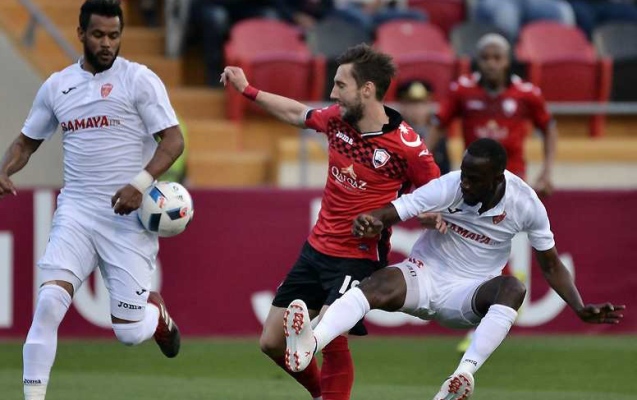 azerbaycan-kubokunu-kesle-uddu