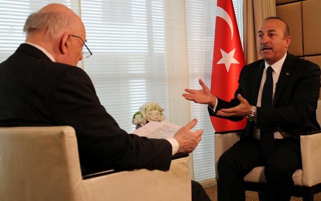 cavusoglu-jurnaliste-esebilesdi