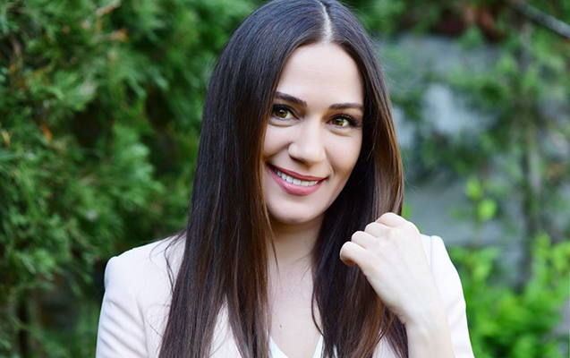 ozge-azerbaycanlilarin-iradina-cavab-verdi
