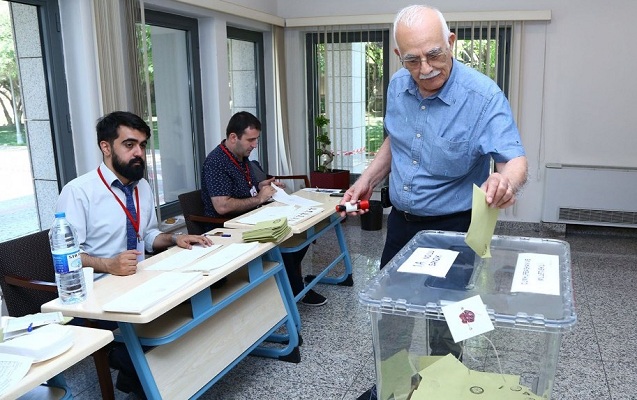 azerbaycandaki-turkiye-vetendaslari-ses-verirler
