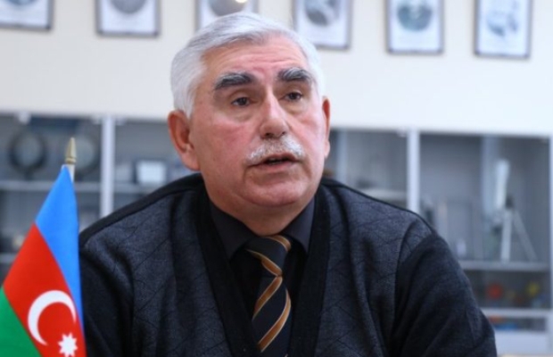 seyidaga-movsumlu-dunyasini-deyisdi