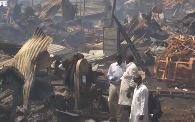 keniyada-bazarda-yangin-15-olu-70-yarali