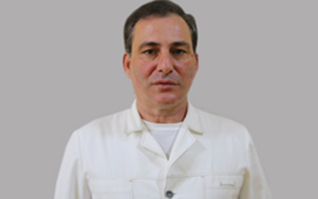 emekdar-hekim-fexri-adini-aldi