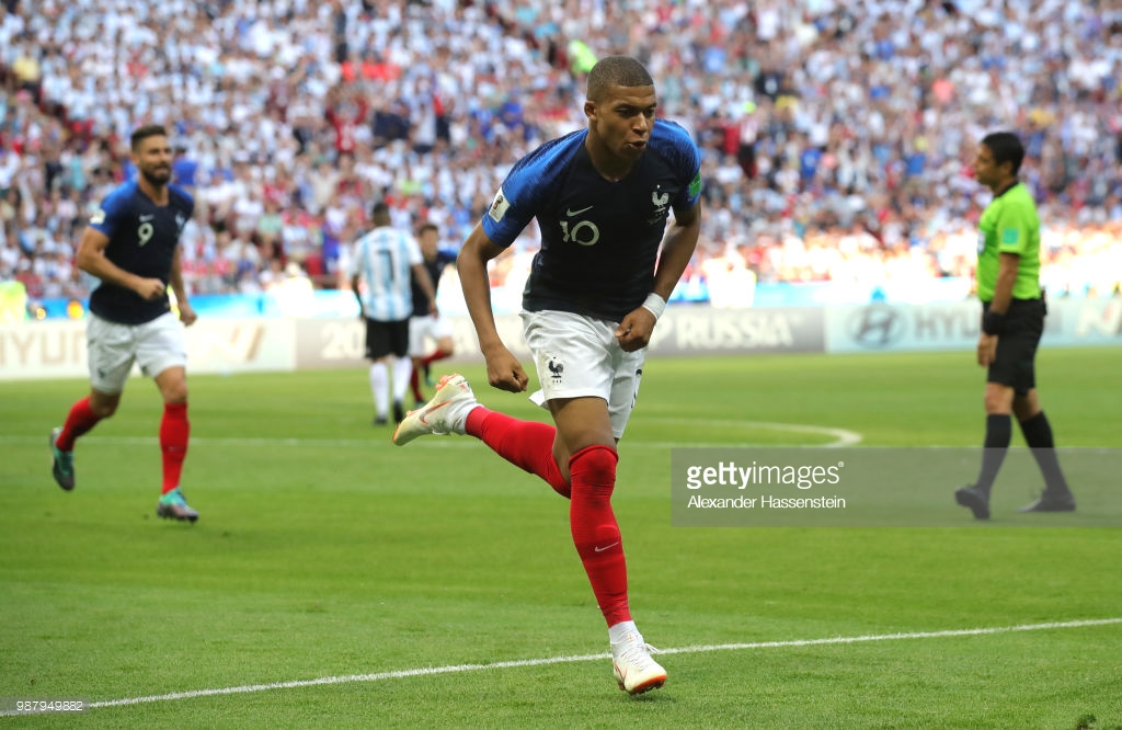 yalniz-pele-ve-mbappe