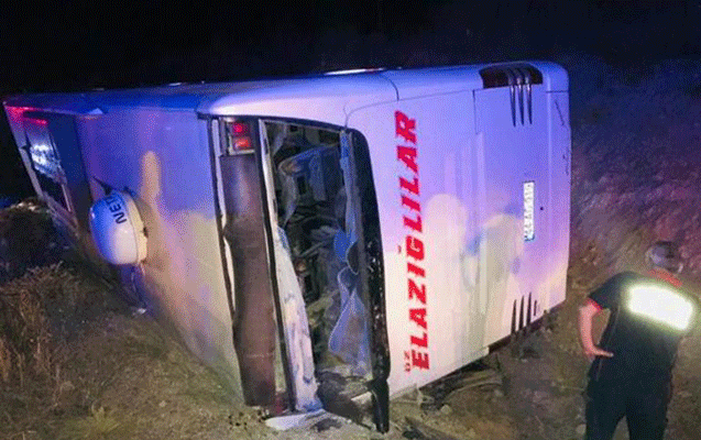 sernisinle-dolu-avtobus-asdi-33-nefer-yarali-var