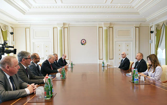 prezident-isvecreli-federal-musaviri-qebul-edib