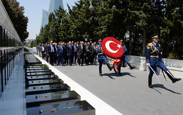 erdogan-sehidler-xiyabaninda