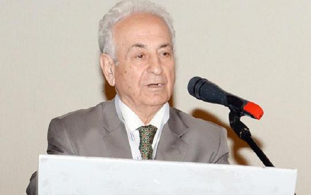 meshur-uroloqa-seref-ordeni-verildi