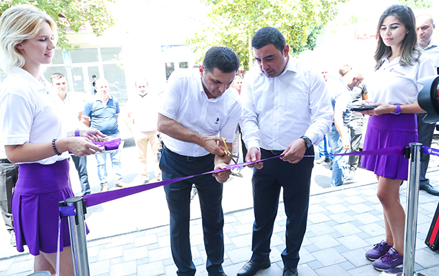 azercell-berdede-yeni-magazasini-acdi