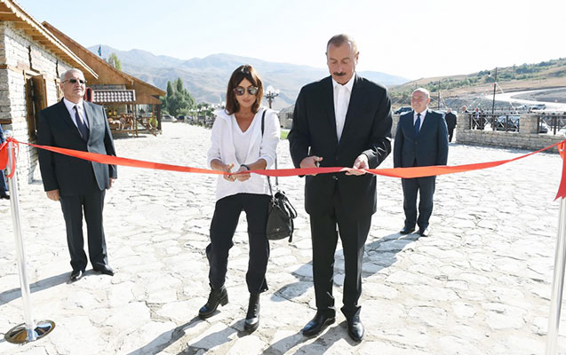 prezidentle-xanimi-muzeyin-acilisini-edib