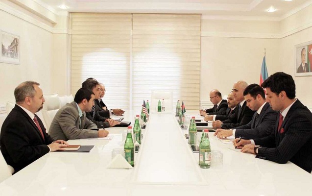 azerbaycanda-sabitliyin-olmasi-is-adamlarinin-buraya-maragini-artirir