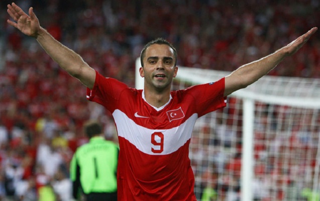 turk-futbolcu-karyerasini-bitirdi