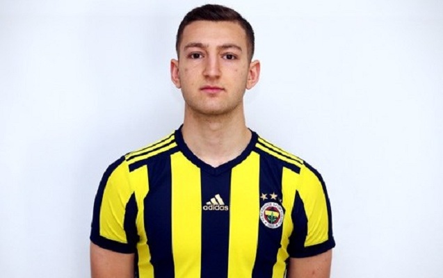 fenerbagcanin-futbolcusu-karyerasina-fasile-verdi