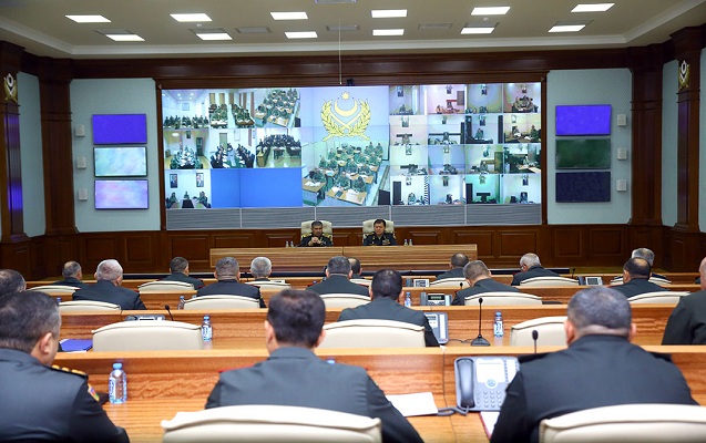 zakir-hesenov-ordu-komandirlerini-topladi