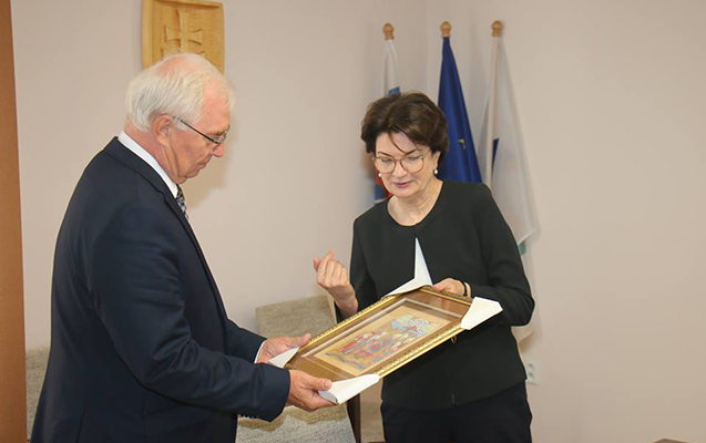 azmiu-slovakiya-texniki-universiteti-ile-muqavile-imzalayib