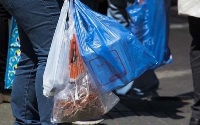 daha-bir-olkede-plastik-paket-qadagan-edildi