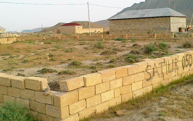 belediyye-sedri-mescid-ucun-ayrilmis-yeri-qardasina-verib