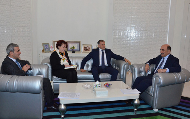 ebulfes-qarayev-sefirleri-foruma-devet-etdi