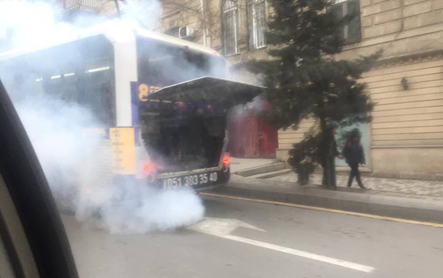 bakida-avtobus-tustulendi