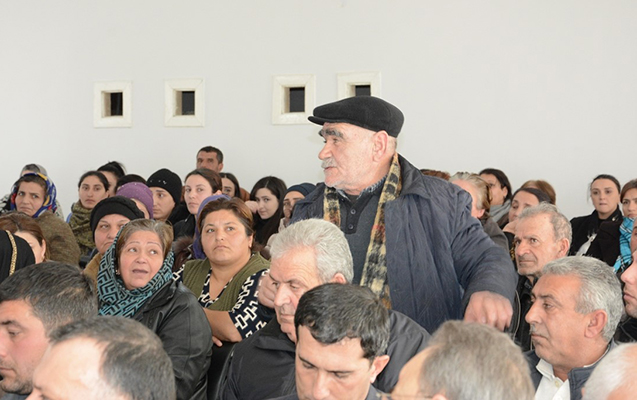 qizildas-qesebe-sakinlerinin-problemlerinin-icrasi-nezarete-goturuldu