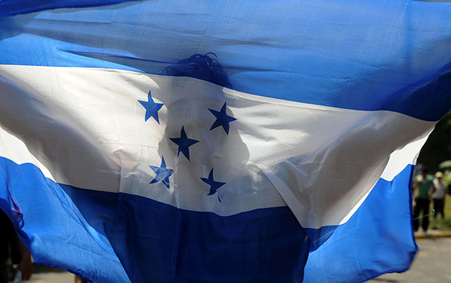 honduras-venesuela-sefirini-olkeden-cixarir